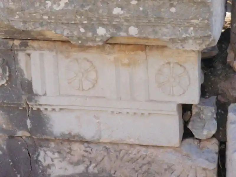 Solar disc with six-points on a marble stone